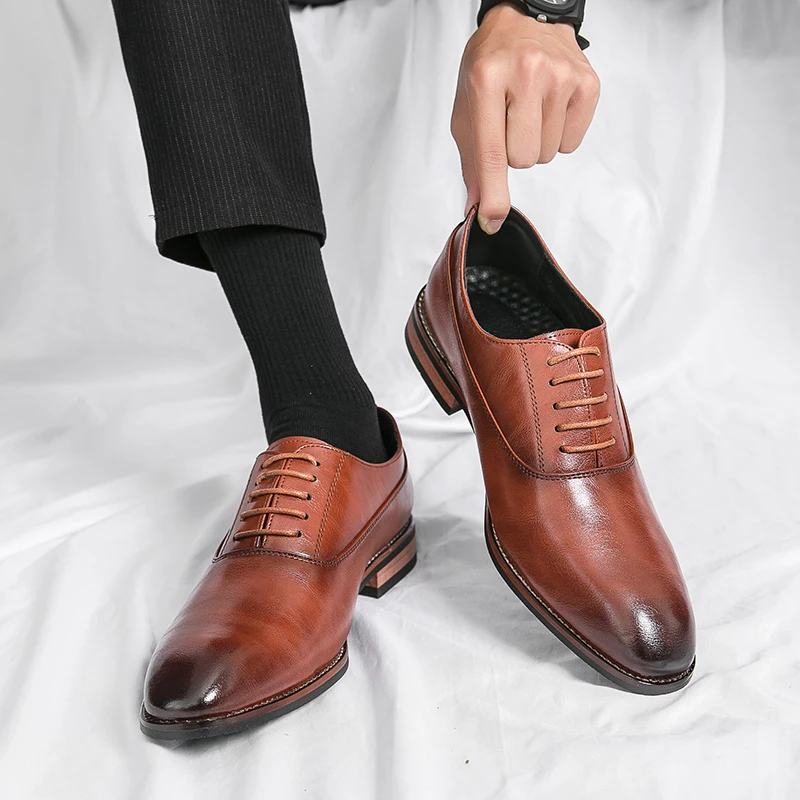 Férfi Oxford Cipő Új Párt Esküvői Cipő Klasszikus Üzleti Hivatalos Férfi Cipő Hegyes Talpig Úriember Bőr Cipő Ingyenes Szállítás2