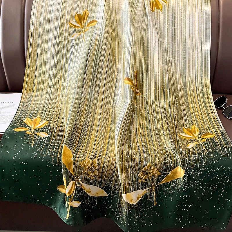 Luxus márka Őszi-téli női Új stílus Divat Szín megfelelő Nyomtatási selyem sál lady Popular headcloth strand kendő2