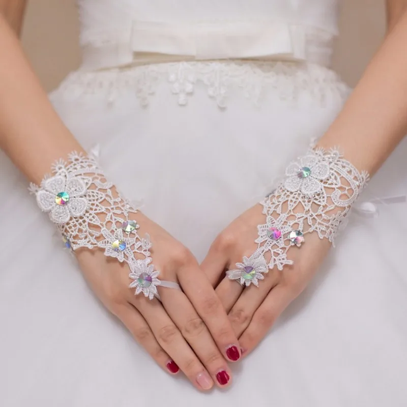 Romantikus Rövid Menyasszonyi Kesztyű Női Ujjatlan Fehér Menyasszonyi Kesztyű Csukló Hossza Násznép, Ajándék, Esküvői Kiegészítők3